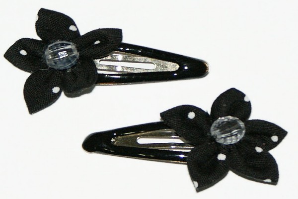 Broches con flores de fuxico