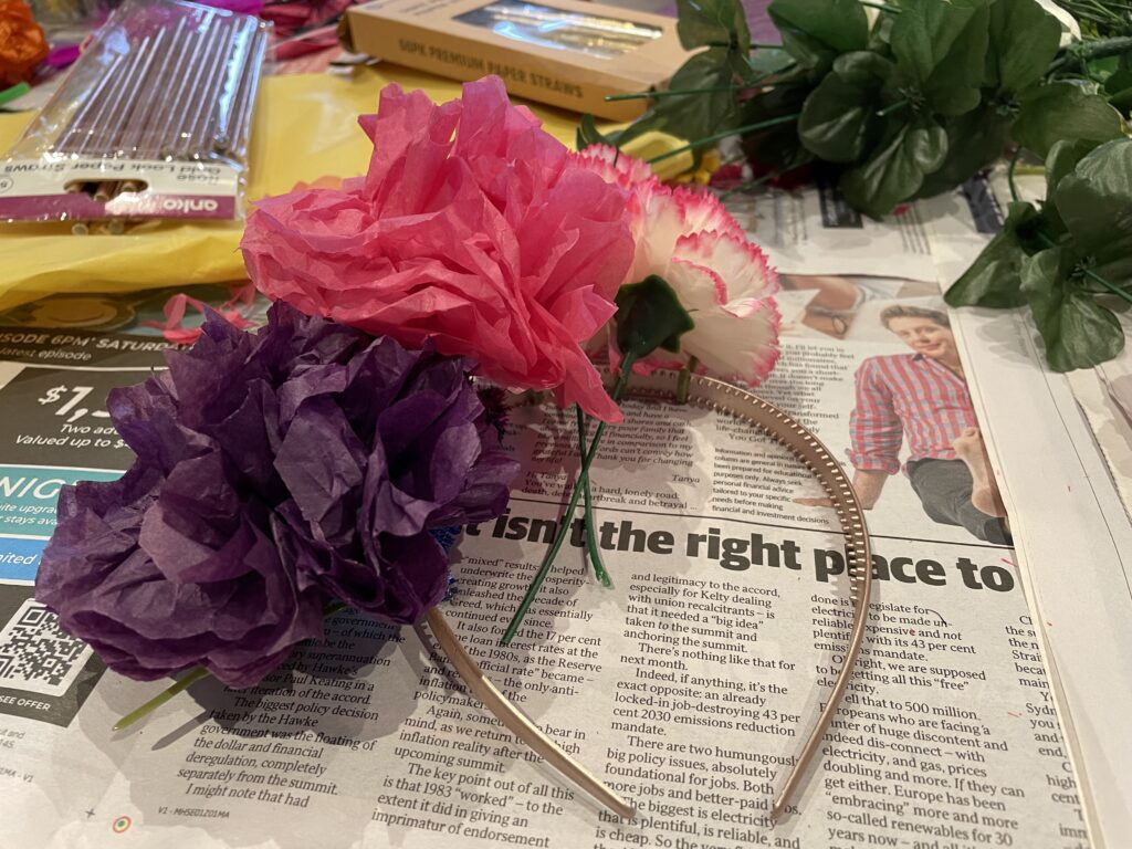  flores de papel y seda en la diadema